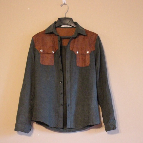 ✨ MAKE OFFER ✨Dark green suede long sleeve