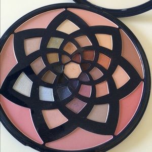 Stila Dream In Full Color Palette