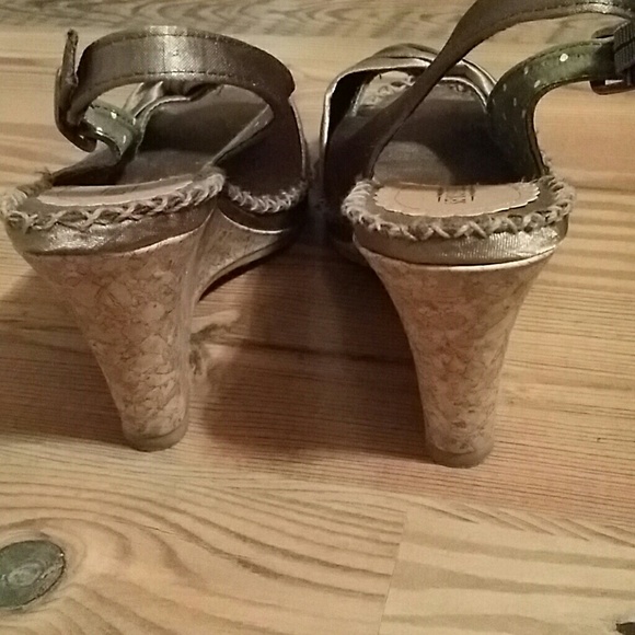 Shoes - Picture 3 of 4