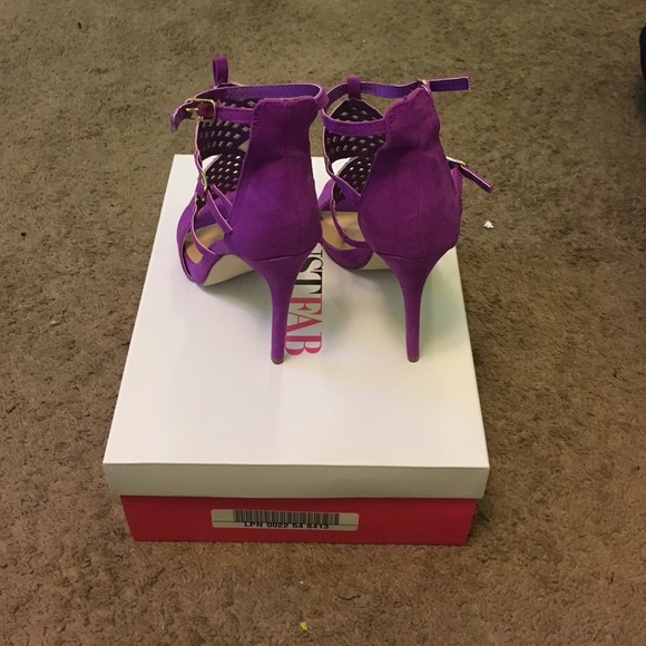 Name: Gloria Brand new nerve worn - Picture 3 of 3