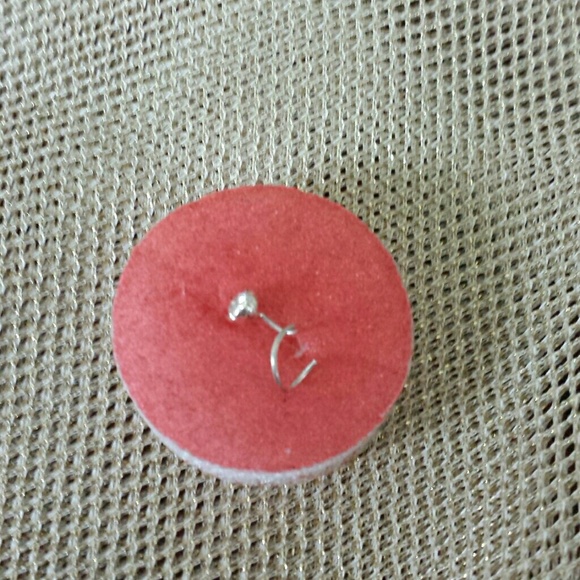 Pierced Nose ring - Picture 3 of 4