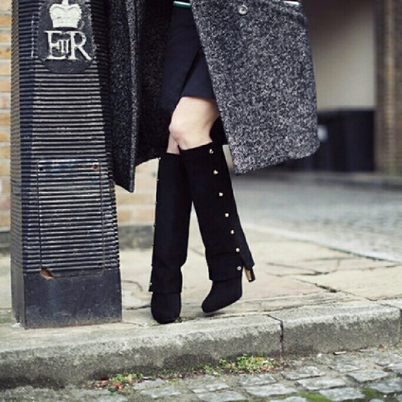 SOLD *NWOT Stuart Weitzman Spats - Picture 2 of 4