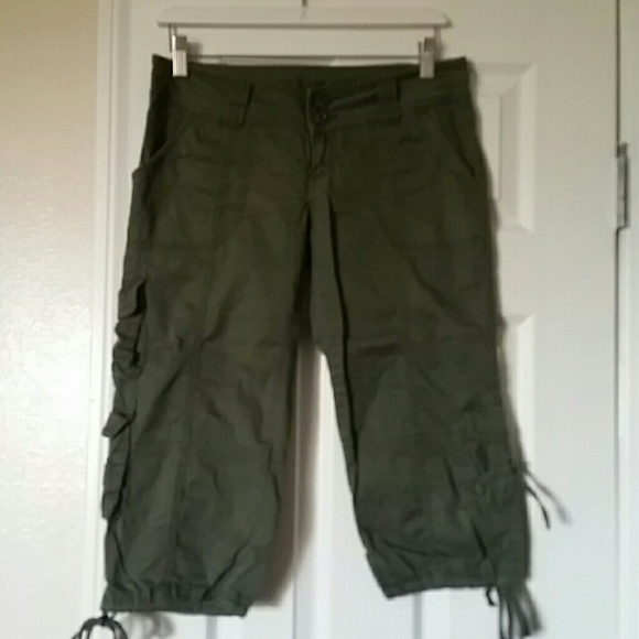 GUESS capris