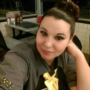 Meet your Posher, Cassandra