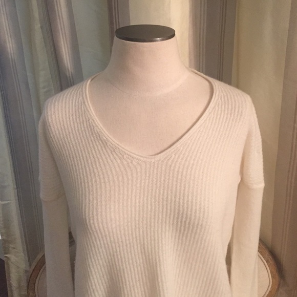 Vince Sweaters - HELD Vince Cashmere Ivory Sweater