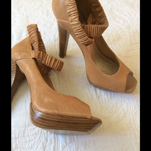 Sandal Heels Bakers