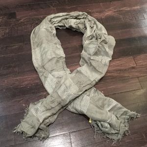 Grey and silver scarf