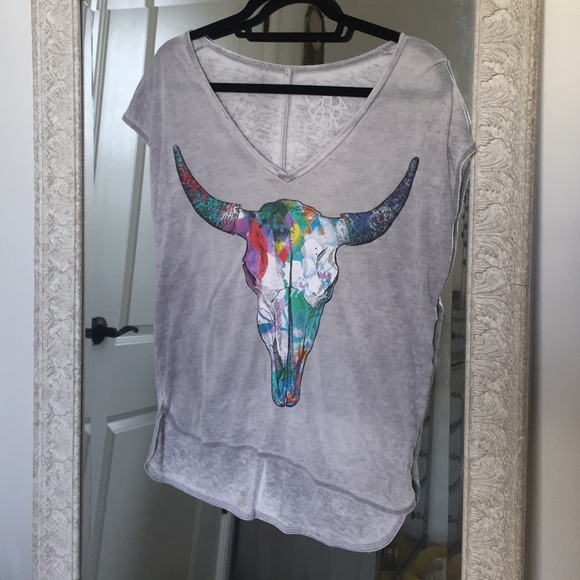 Chaser graphic shirt