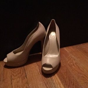 Vince Camuto leather nude peep toe heels