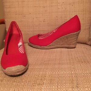Spicy red espadrilles