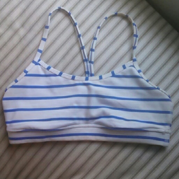 Lululemon Flow Y sports bra Size 6