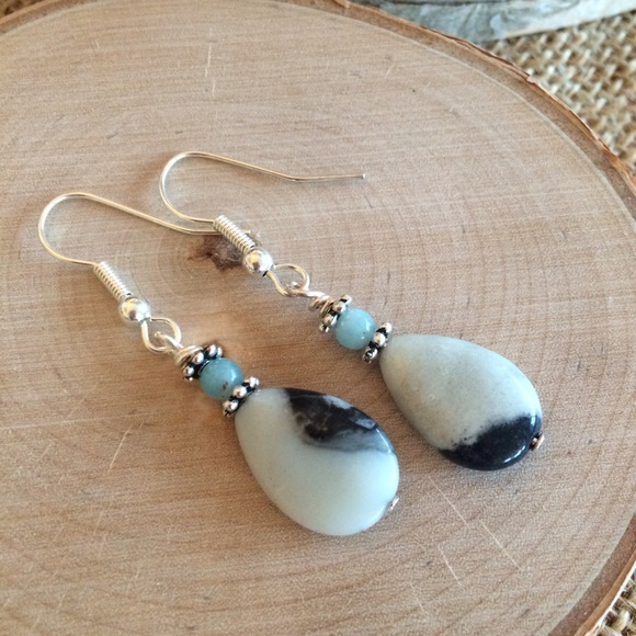 Jewelry - Sea Green Stone Earrings