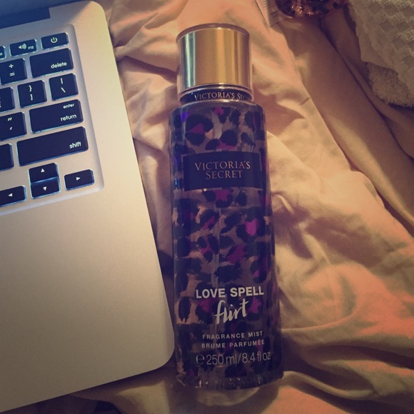 Victoria's Secret Love Spell Fragrance Mist