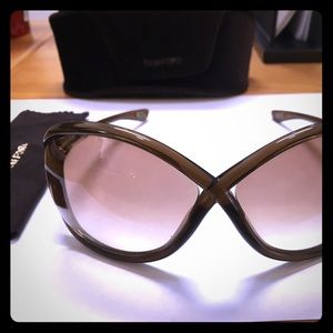 100% Authentic Tom Ford "Whitney" sunglasses