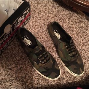 Camo Print LoPro Vans