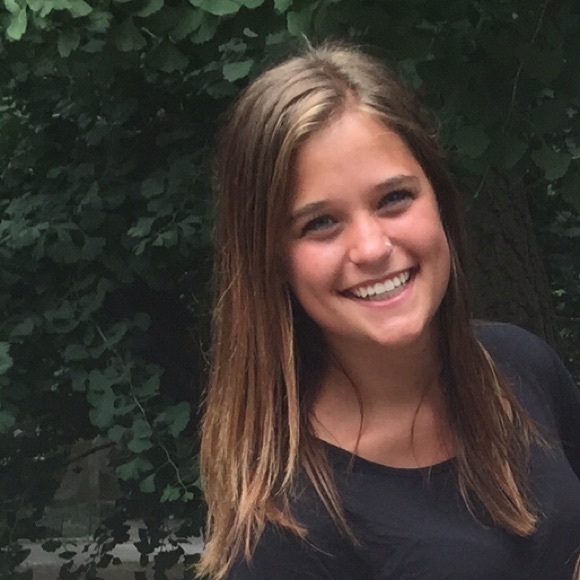 Meet your Posher, Claire