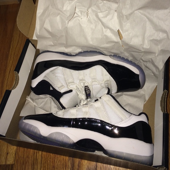 Jordan Shoes - Jordan concord lows size 5y