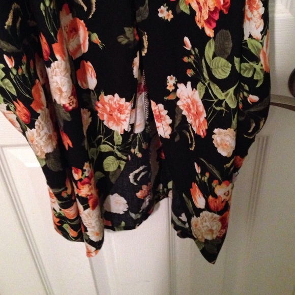 FLORAL DRESS! - Picture 2 of 3