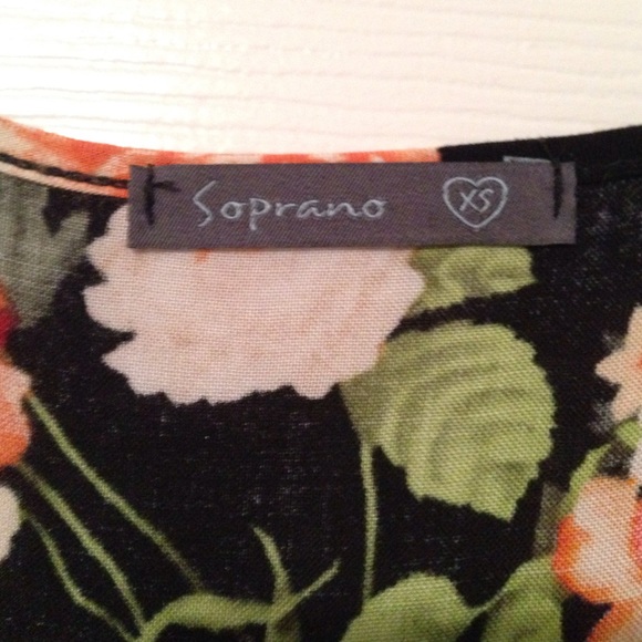 FLORAL DRESS! - Picture 3 of 3