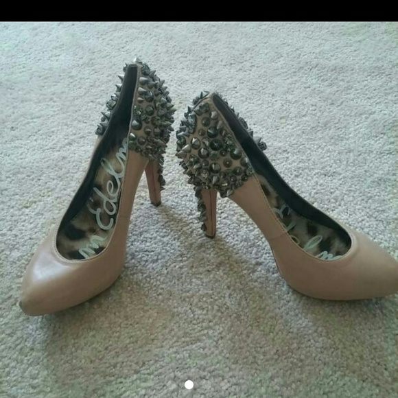 Sam Edelman Tan spiked heels - Picture 2 of 3