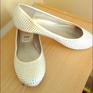 Moments Women's White Gem Flats