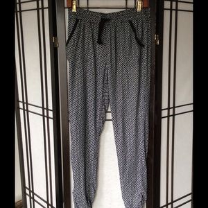 Black and white joggers with ruching on bottom