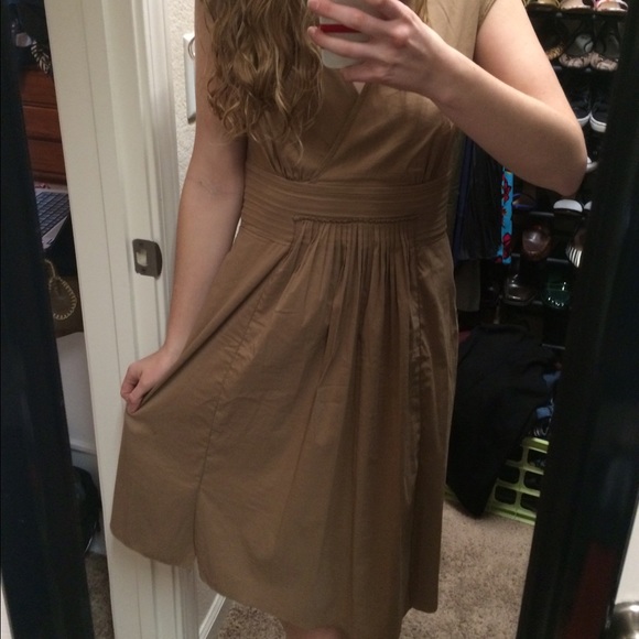 BCBG MaxAzria tan midi dress size 6