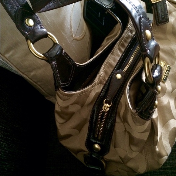 LIKE NEW USED ONCE !SOFT LEATHER STRAP'S - Picture 2 of 4