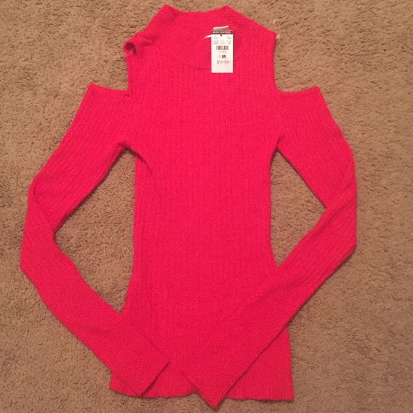 Form fitting sweatshirt with shoulder cutouts - Picture 1 of 2