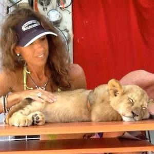 Meet your Posher, Dyan