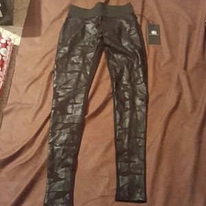 Rock & Republic sz xsmall leggings, nwt!