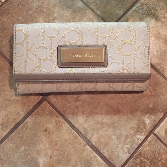 Calvin Klein Accessories - Calvin Klein CK symbol wallet