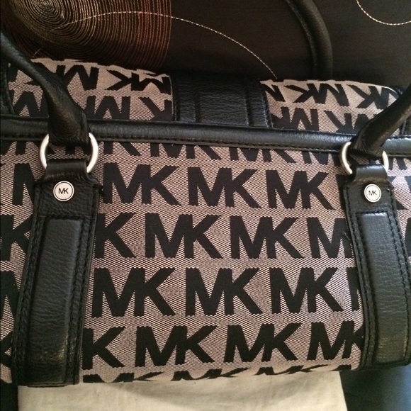 AUTHENTIC (🛑 SOLD)VINTAGE MICHAEL KORS - Picture 2 of 4