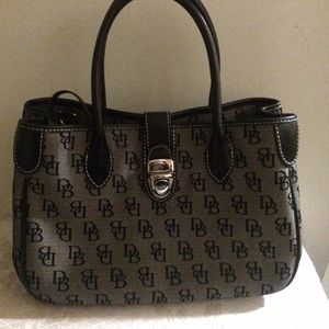 Dooney & Bourke