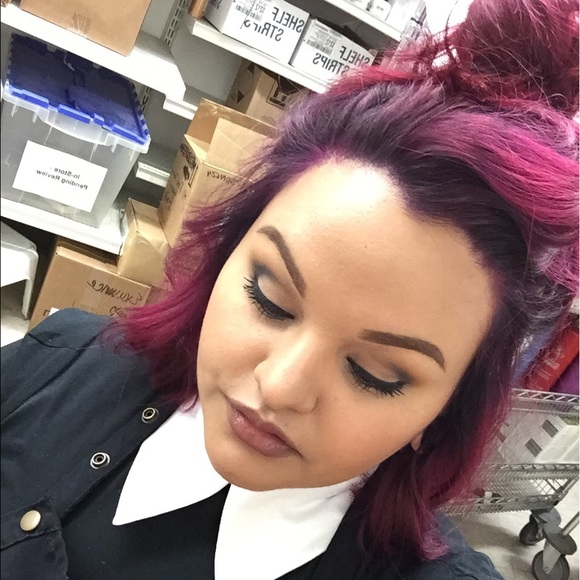 Meet your Posher, Mia