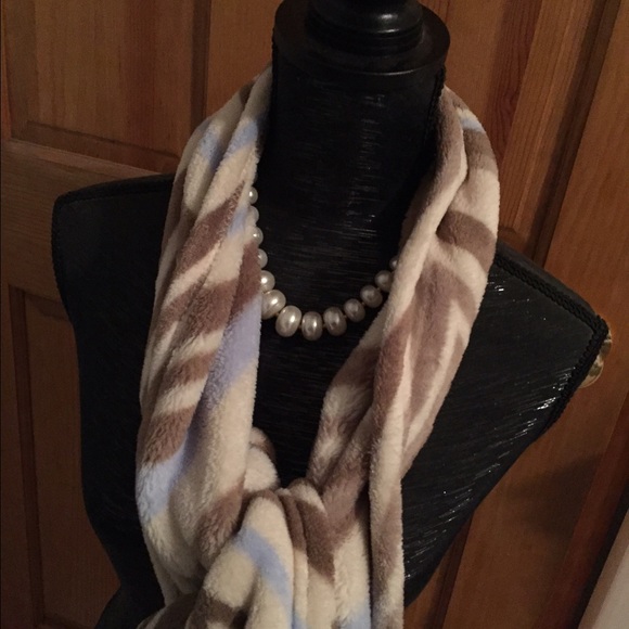 Scarf - Picture 3 of 3