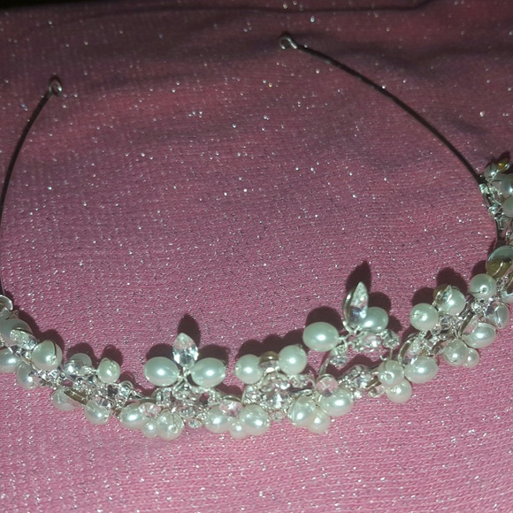 Davids Bridal headpiece