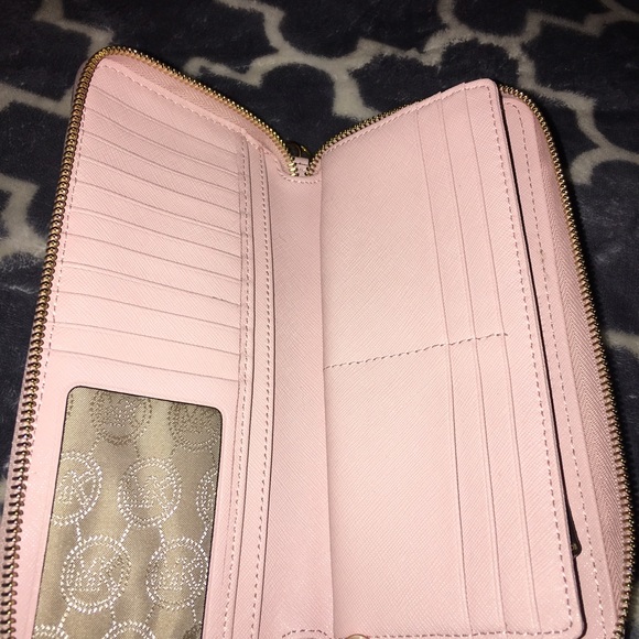 Sold authentic Michael kors continental wallet - Picture 2 of 3