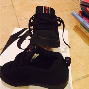 NEVER WORN HEELYS !! 🎉🎉 hard to find !!!