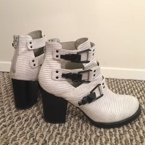 Shoe Cult by Nasty Gal Heeled Booties