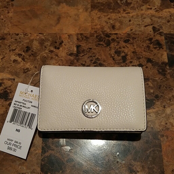 Michael Kors Handbags - Michael Kors Wallet