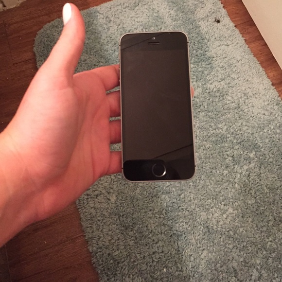 iPhone 5s - Picture 1 of 3