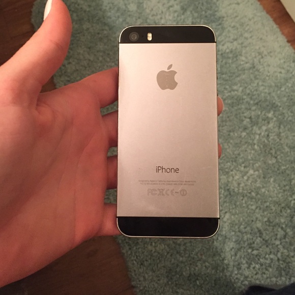 iPhone 5s - Picture 2 of 3