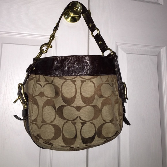 A beautiful coach purse! - Picture 1 of 2