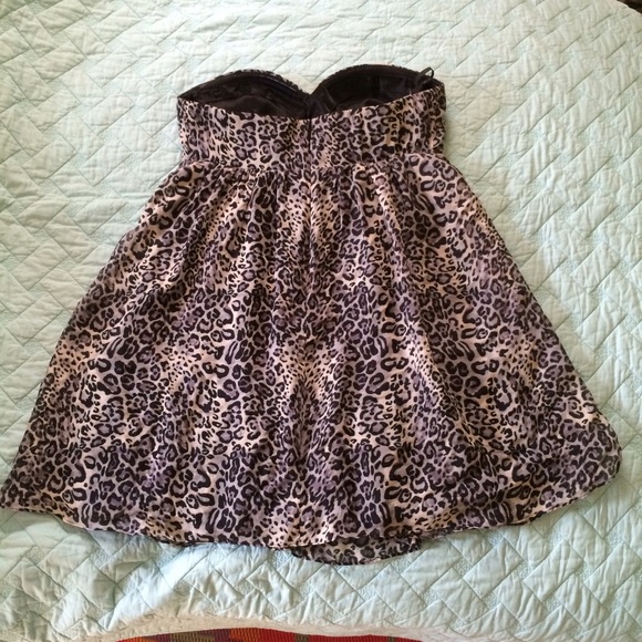 Strapless cheetah / leopard print flowey dress - Picture 2 of 3