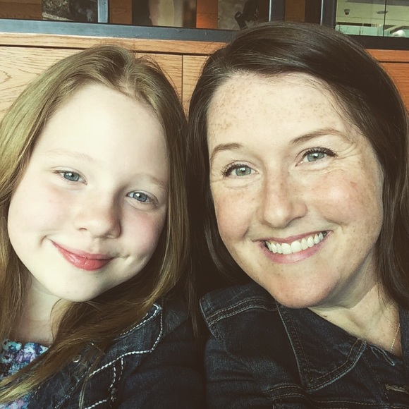 Meet your Posher, Anah - Picture 3 of 5