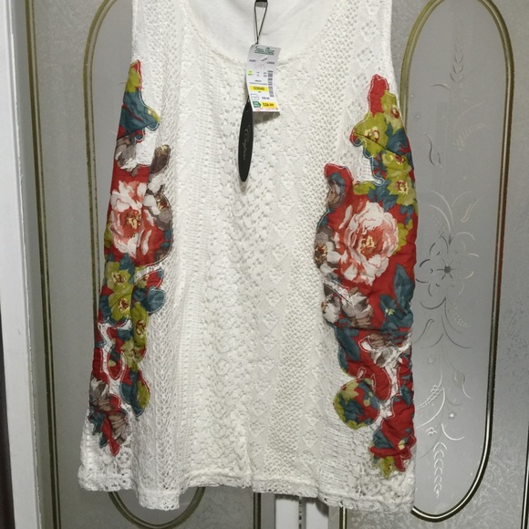 Sleeveless tank