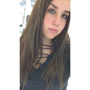 Meet your Posher, Alexia