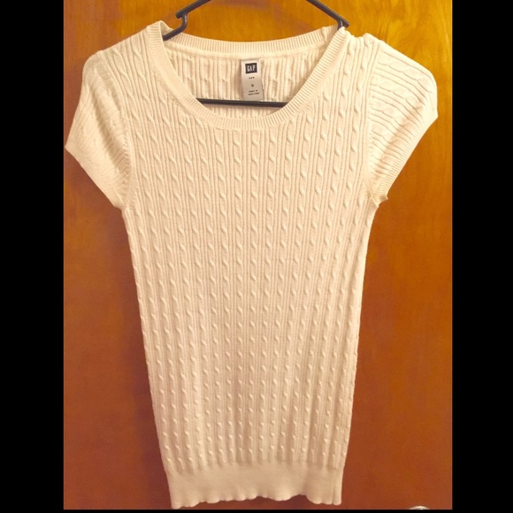 GAP cable knit sweater