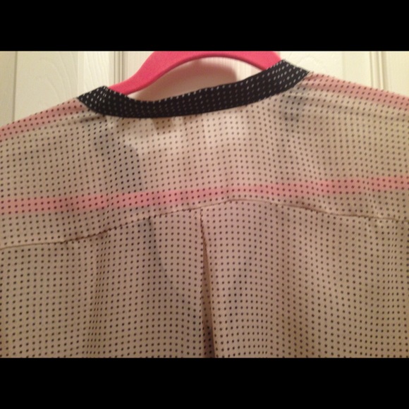 GUC tan with black polka dots blouse, super cute - Picture 3 of 3